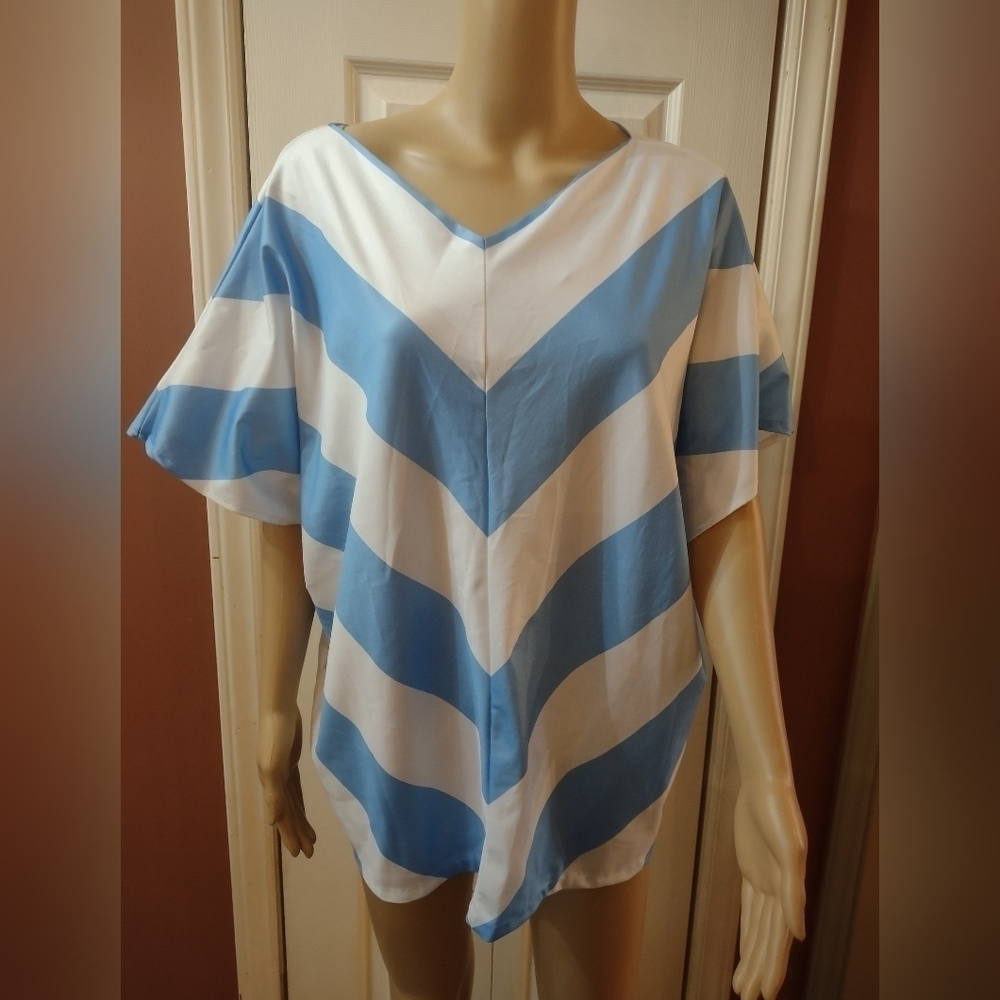 Down Side Up women's size large blouse shirt top